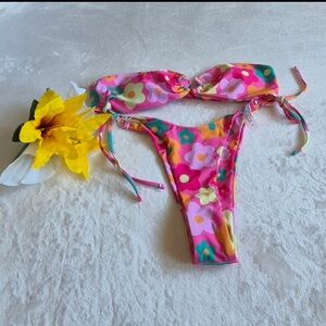 UNBRANDED TWO PIECE FLORAL SWIMSUIT COLOR MULTI SIZE M.
